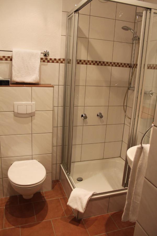 Stadt-Gut-Hotel Zum Rathaus Oberhausen  Zewnętrze zdjęcie