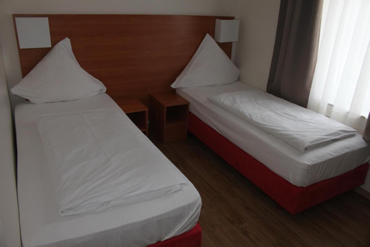 Stadt-Gut-Hotel Zum Rathaus Oberhausen  Zewnętrze zdjęcie