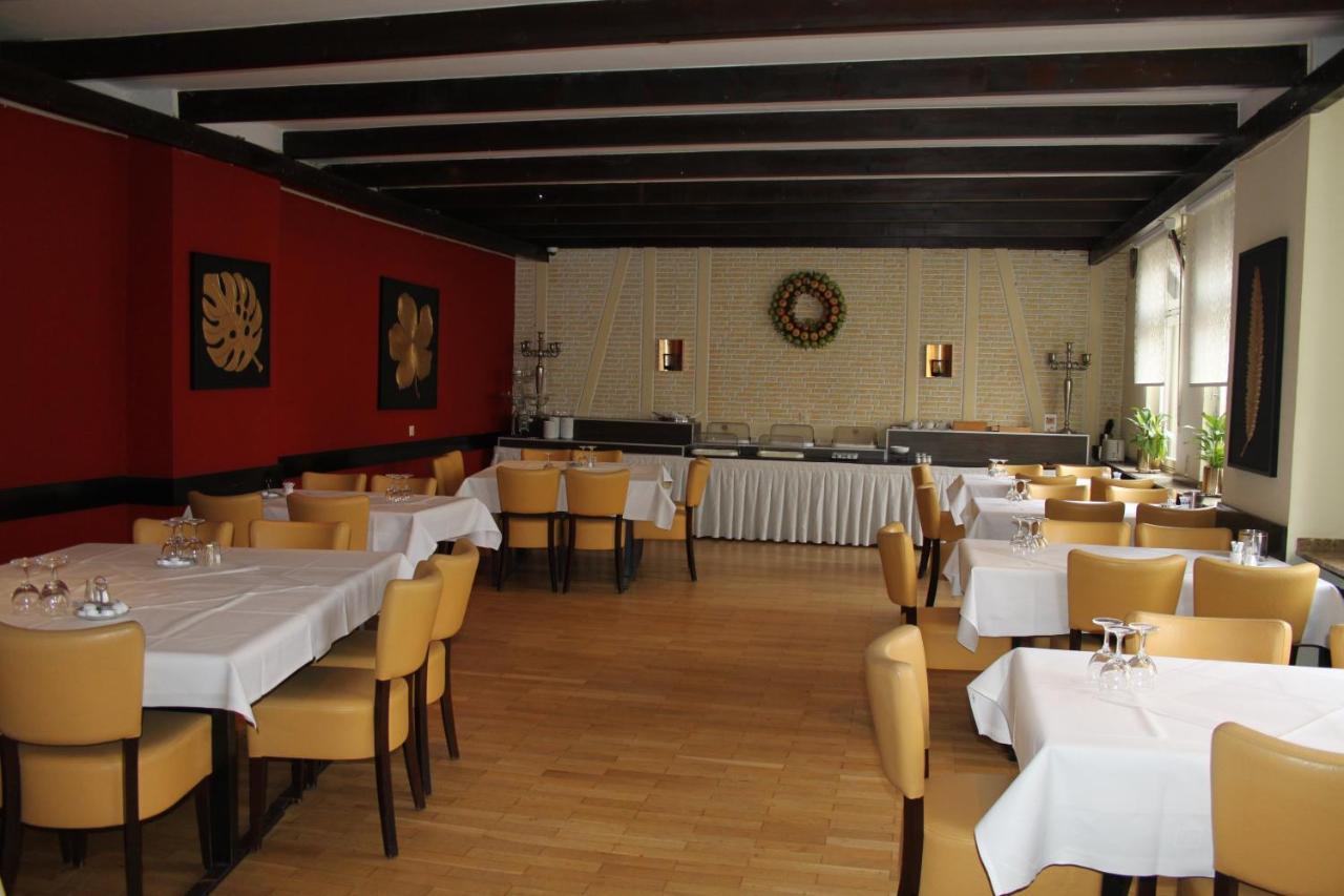 Stadt-Gut-Hotel Zum Rathaus Oberhausen  Zewnętrze zdjęcie